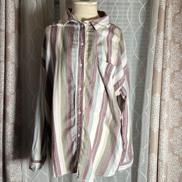 American Eagle Outfitters Tops - American Eagle Oversized Fit Striped Button Up Top 🌸